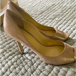 Pump in good condition by Enzo A size 8.5.